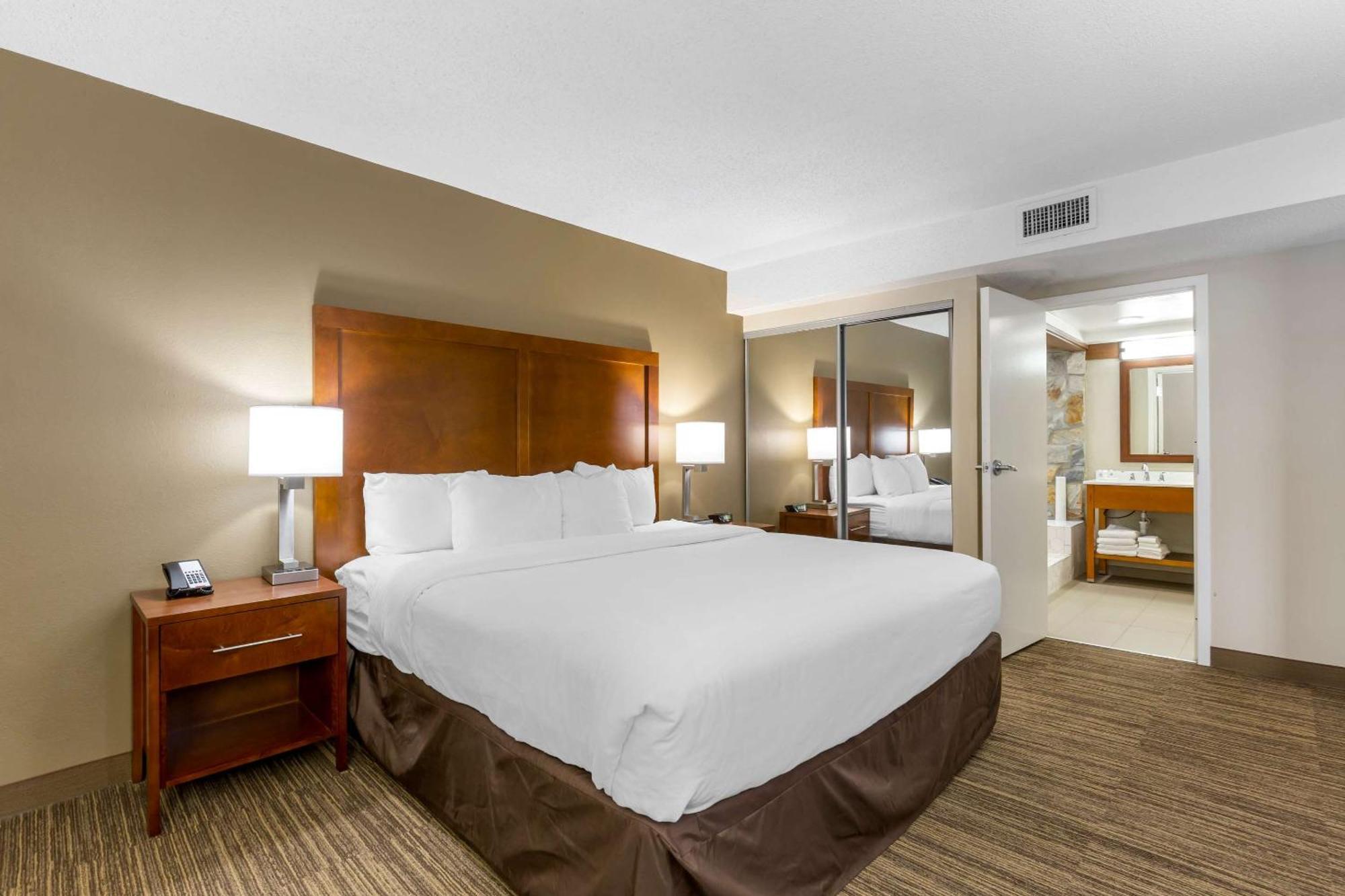Comfort Inn University Durham - Chapel Hill Eksteriør billede